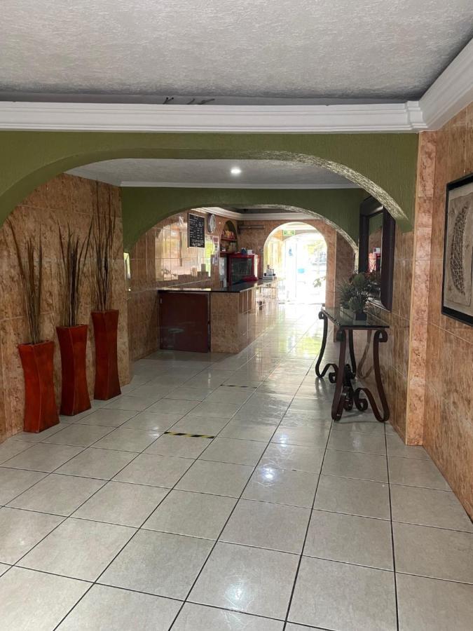 Hotel Vigo Guadalajara Buitenkant foto