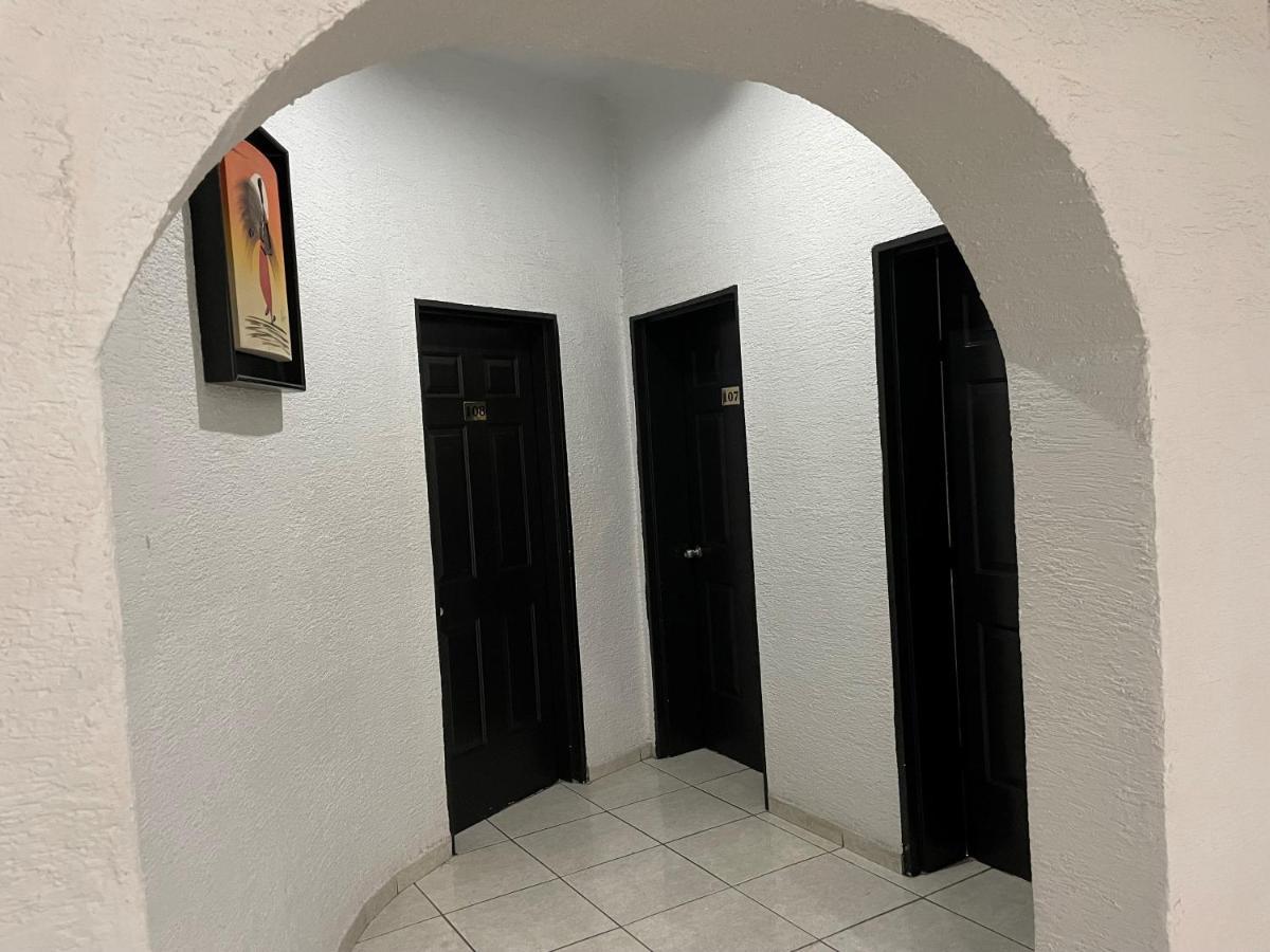 Hotel Vigo Guadalajara Buitenkant foto